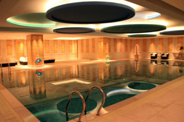 重庆女子分享实用按摩法，腰扭伤不用愁，一学就会！